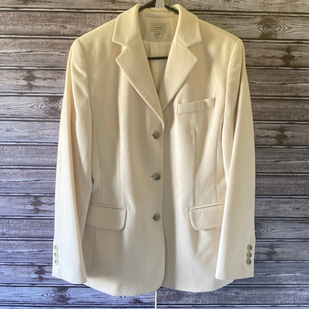 LL Bean Women's Long-Sleeved Button-Down Blazer Size 8R Cream Wool Cashmere